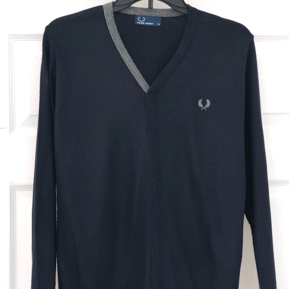 Men's medium Fred Perry v neck sweater